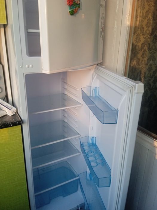 Холодильник продается