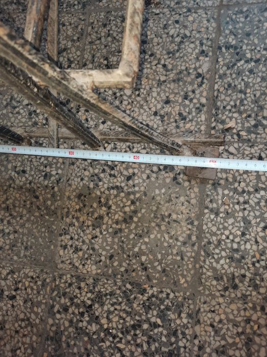 Ръчно изработена голяма желязна самостояща закачалка  за дрехи