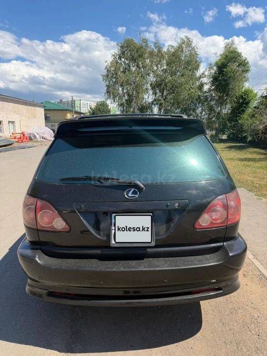 На продаже Лексус