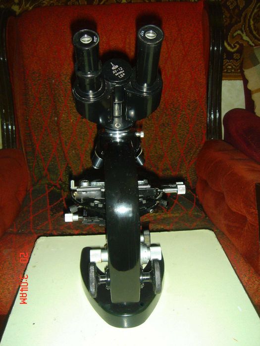 Продам профессиональный микроскоп МБИ-3. В Бинокулярном исполнении.
