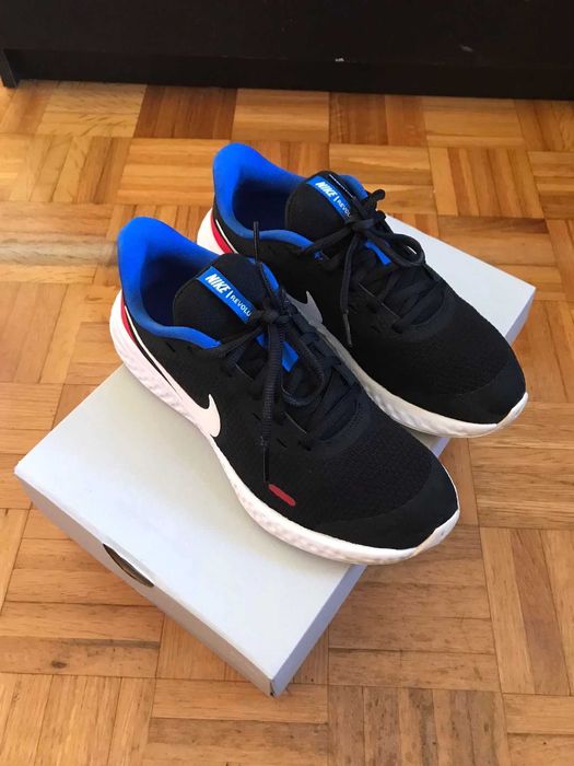 Adidasi originali Nike Revolution 5 marime 38
