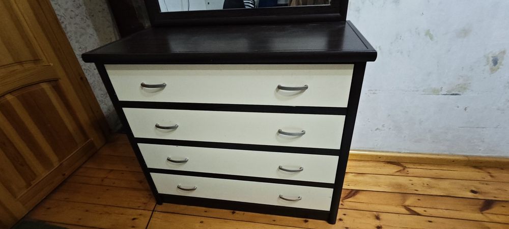 Продам Кровать+коммод б/у