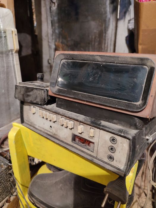 Продам электронные часы.