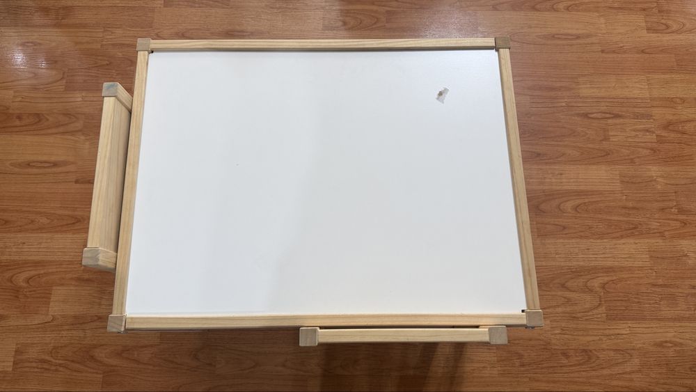 Продам детский столик IKEA