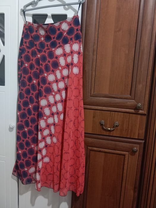 Ayollar uzun yubkasi turetskiy