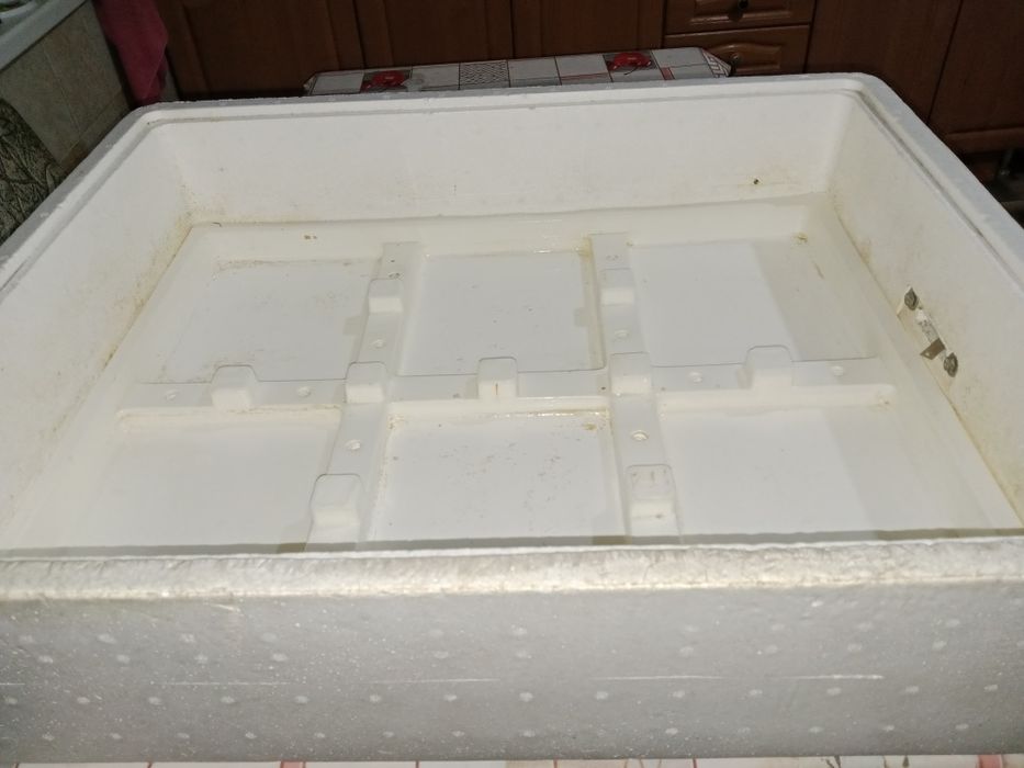 Продам инкубатор Несушка