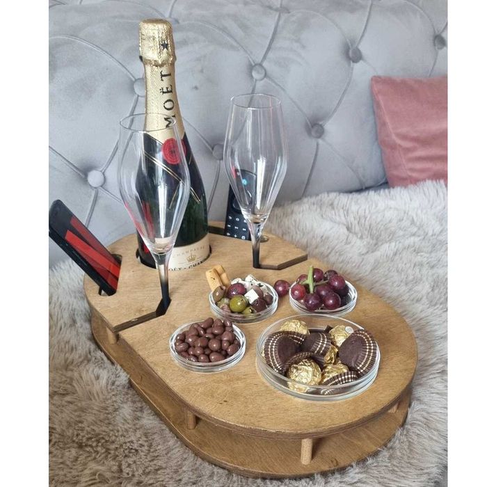 Дървен поднос за вино и мезета