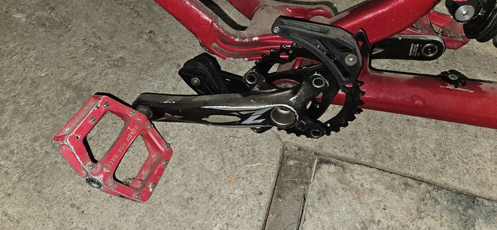 Части за dh колело