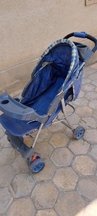Детская коляска. Не китайская. Удобная в использовании. Ремни  безопас