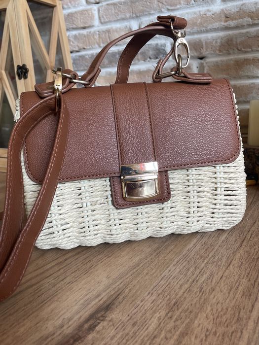 Дамски Чанти Guess