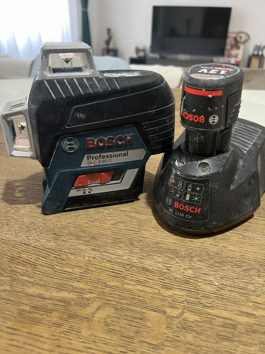 Nivela laser Bosch cu acumulator