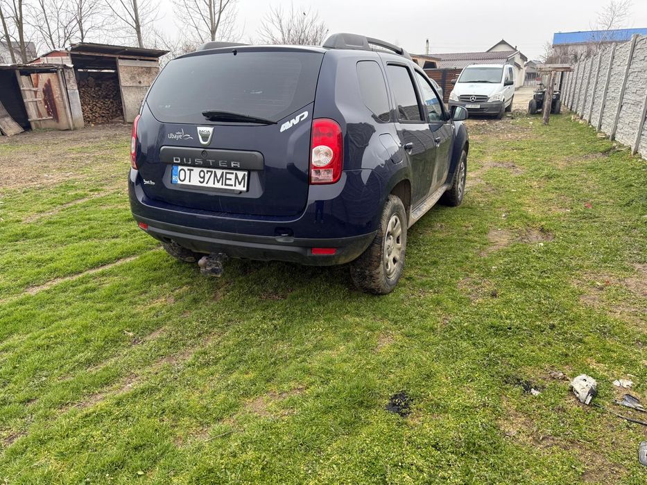 Dacia Duster    .