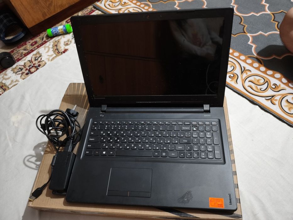 Ноут Lenovo laptop
