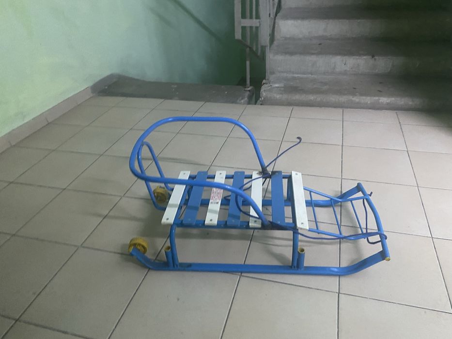 Продам санки детские