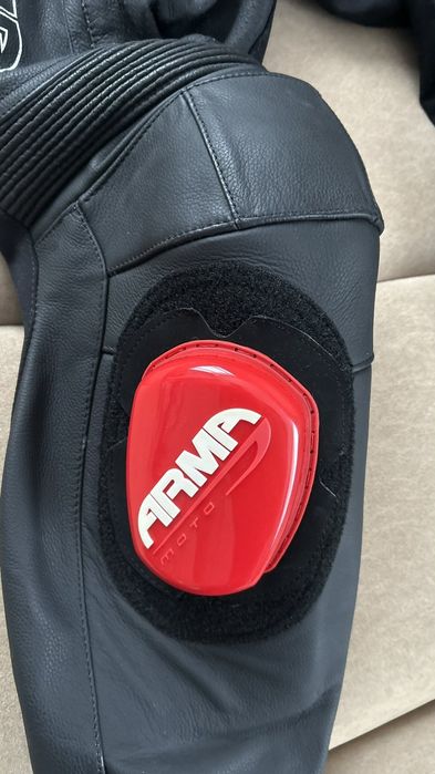 Кожен панталон със слайдери ARMR