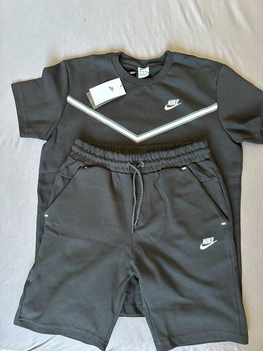 Спортен мъжки летен екип Nike – размер L – нов тенинска и шорти