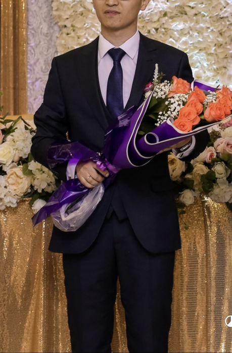 Продам мужской костюм