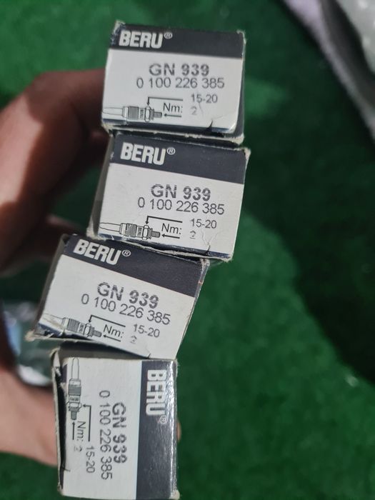 4 x bujii incandescente Beru 939 garnitura Elring
