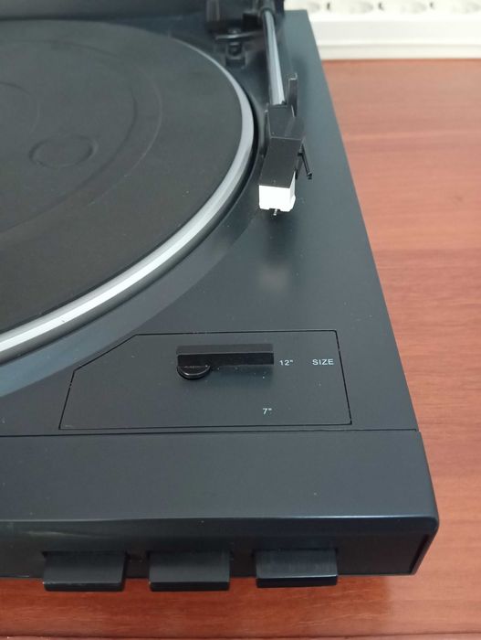 Продам проигрыватель винил дисков AUDIO-TECHNICA.