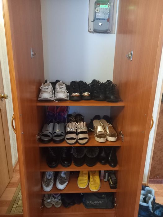 Шкаф(прихожая) продам