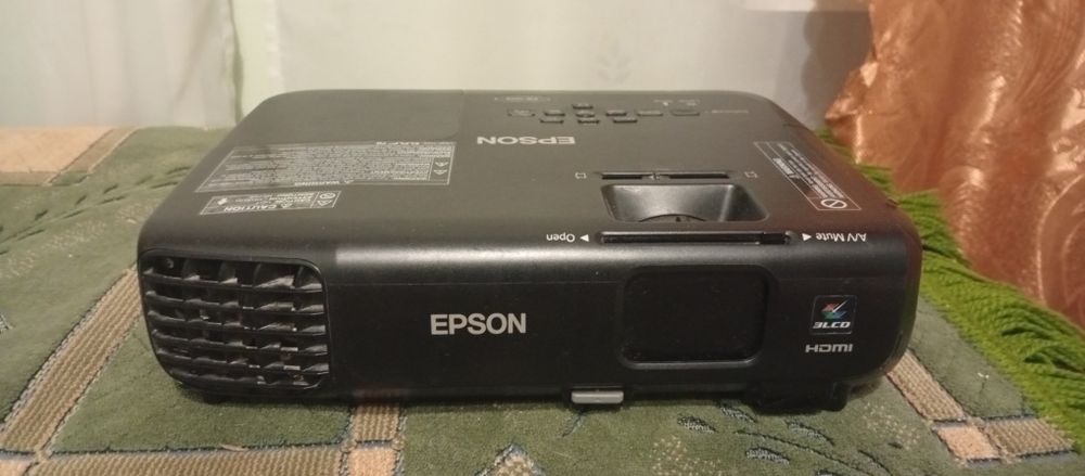 Продам Проектор Epson