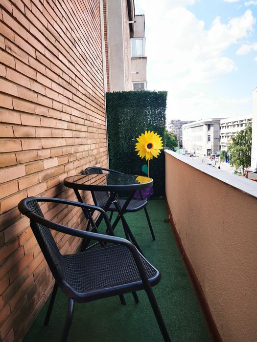 ULTRACENTRAL! Regim hotelier