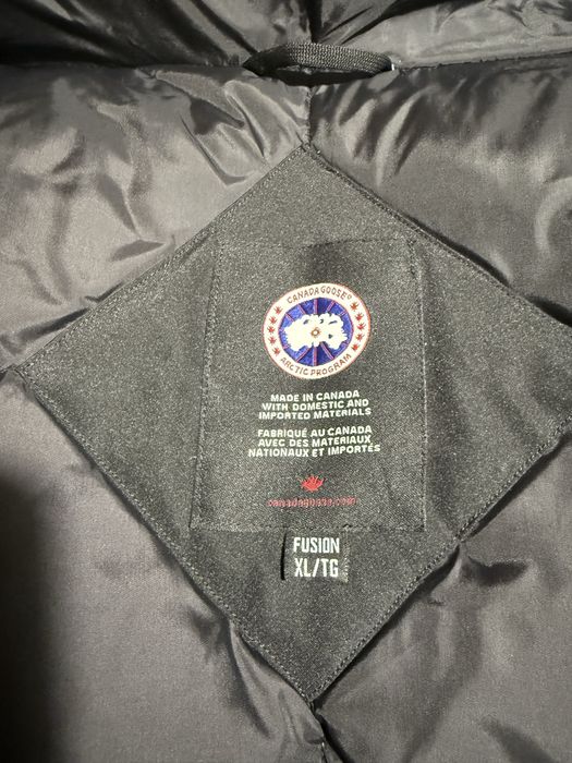 Продам куртку Canada Goose