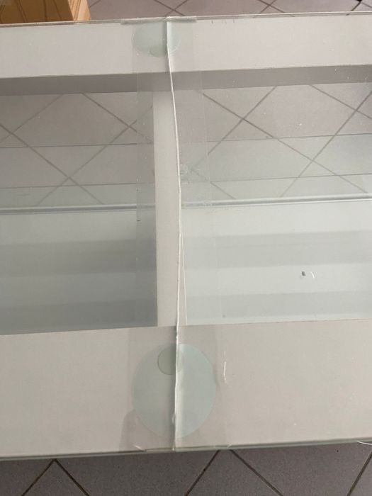 Vand Vitrina cu 3 rafruri