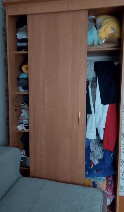 Продам  Шифоньер.