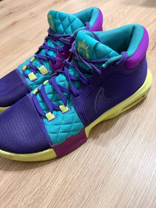 Мъжки Баскетболни маратонки Nike Lebron Witness VIII