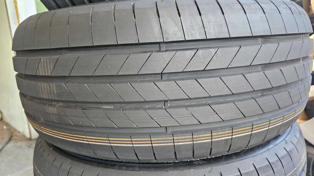 Anvelope 225/45/17 GOODYEAR VARA 2025