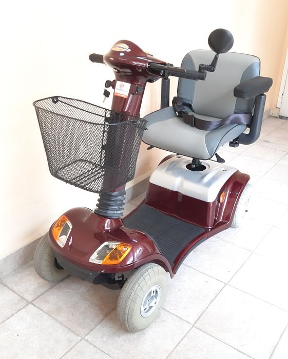 Акумулаторен инвалиден скутер с гаранция