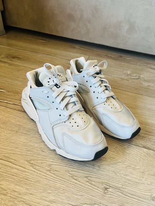 NIKE AIR HUARACHE,  38 номер, стелка 24 см . Леки и много удобни