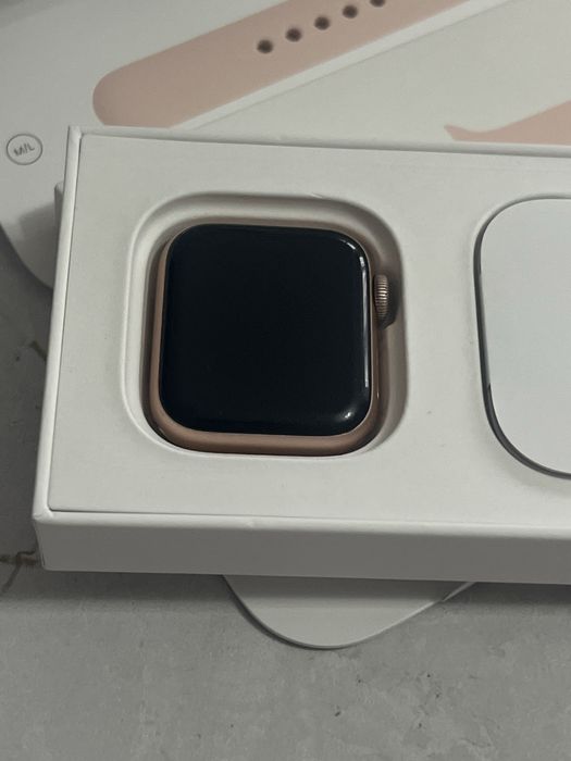 Apple watch series 6 40mm Gold