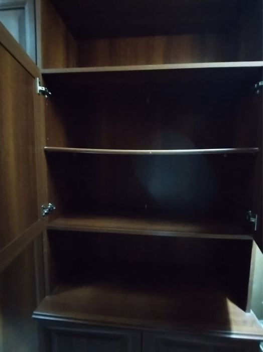 Продам шкаф дешево красное дерево