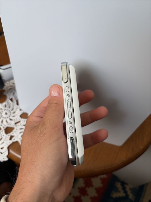 Sony PSP go 16 gb alb in cutie stare exemplara in cutie & accesorii