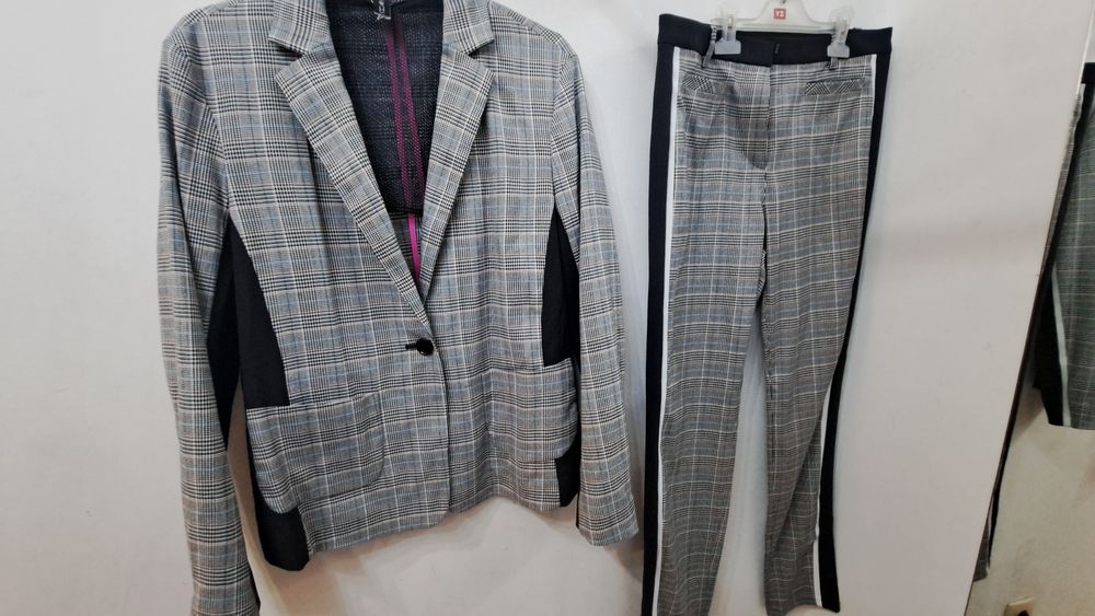 Пролетен костюм Marccain спортно елегантен