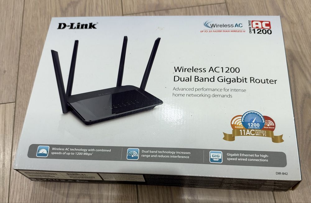 Продавам нов Wi-Fi рутер D-Link DIR-842 AC1200 – Dual Band Gigabit