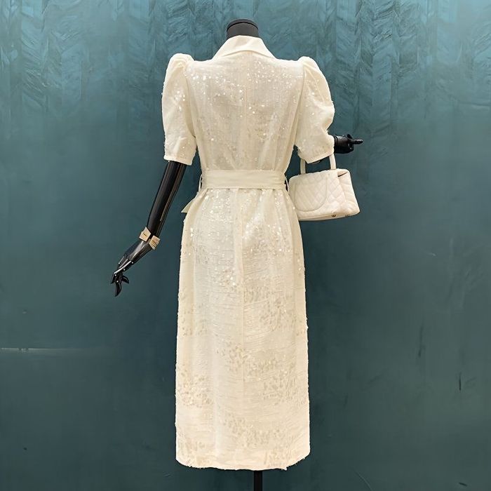 Элегантное платье с пайетками