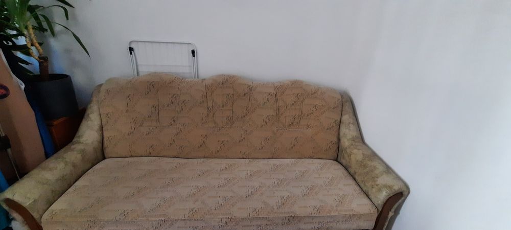 Canapea 3 locuri extensibilă