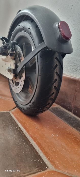 Schimb telefon ca și nou cu factură si trotineta xiaomi plus geaca
