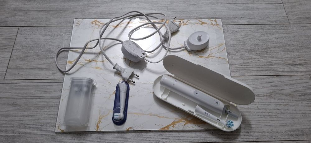 Periuta de dinti electrica Oral B io4