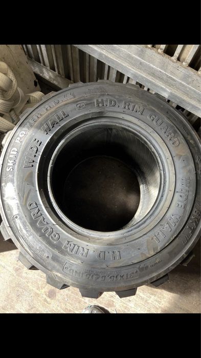 Vând cauciucuri BKT NOI 31x15.5-15 H.D.