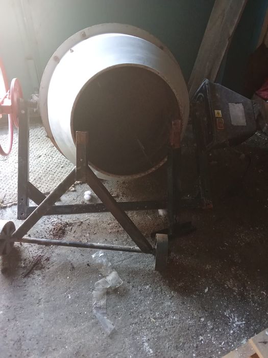 Продам бетономешалку