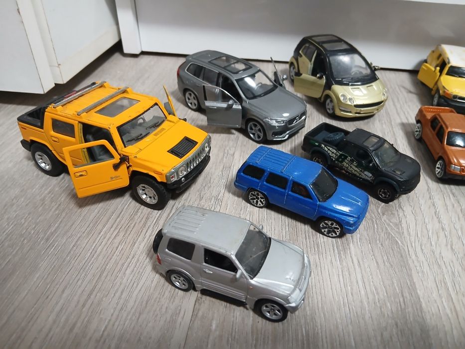 Метални коли ..ии