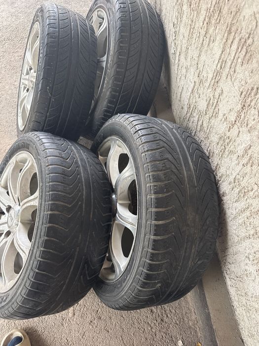 Продам диски с шинами.