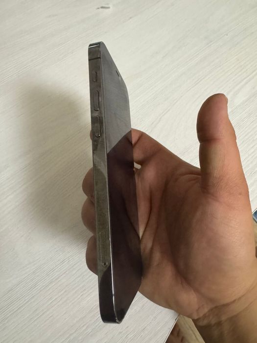 продам айфон 12про память 256