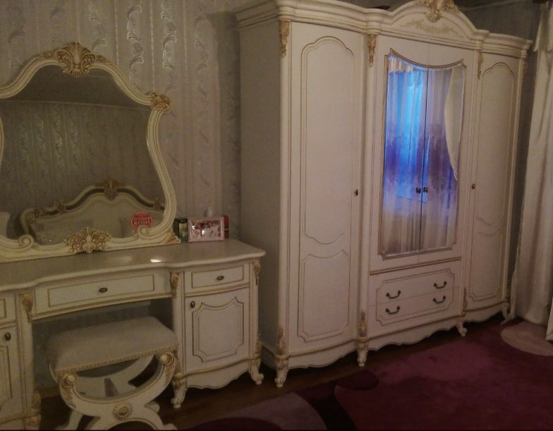 Продам спальный гарнитур Мона Лиза