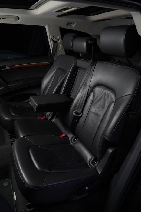 Audi Q7 2009 kraska toza