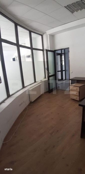Spatiu prestari servicii, parter, strada principala, 220 mp, Obcini